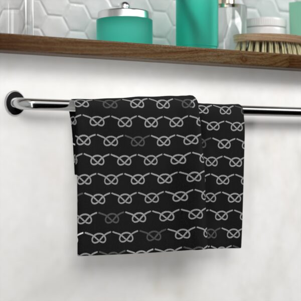 Stafford knot ringside Towel - Image 4